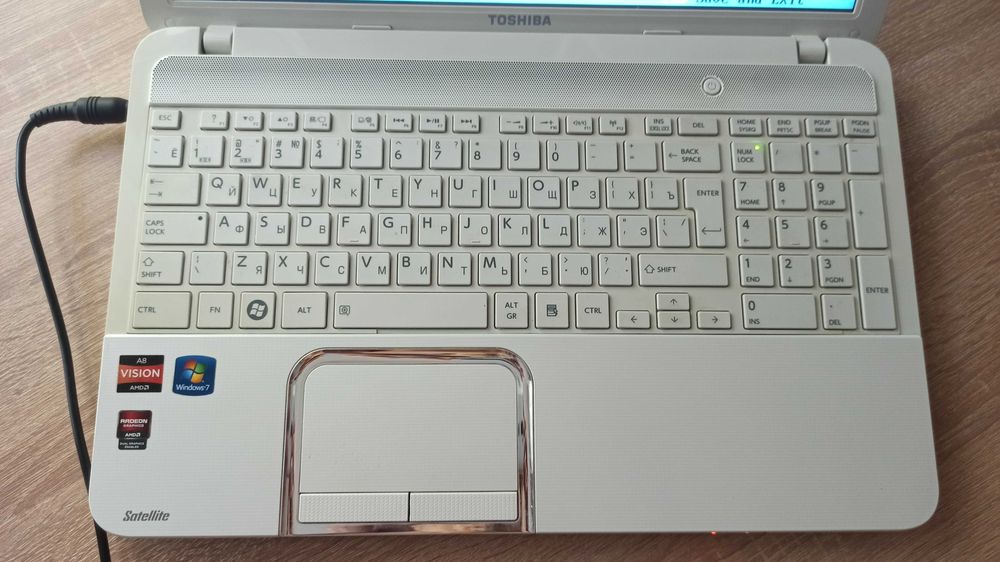 Ноутбук Toshiba Satellite L850 под ремонт или на запчасти
