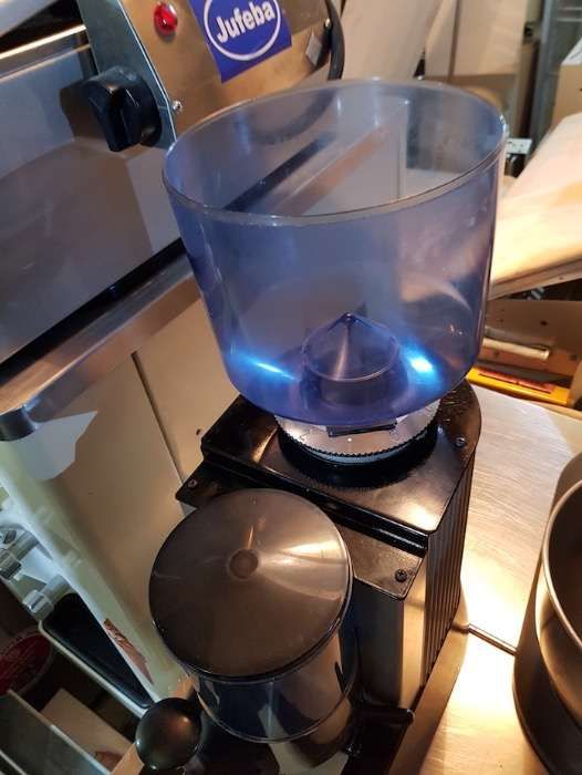 Кофемолка CARIMALI профессиональная 220 в с Германии