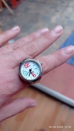 Stylowy damski zegarek pierwszonek