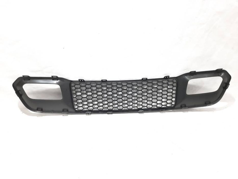 Решітка в бампер Jeep Grand Cherokee 2016-2021 68310773AB