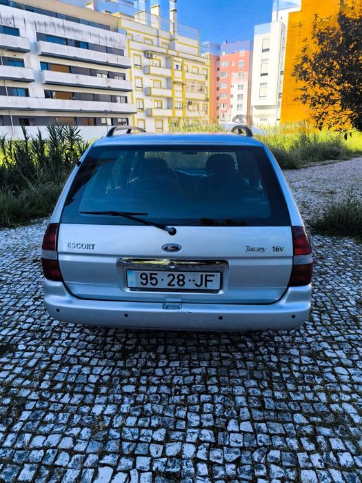 Ford uma carrinha muito estimada e fiável para quem anda dia a dia