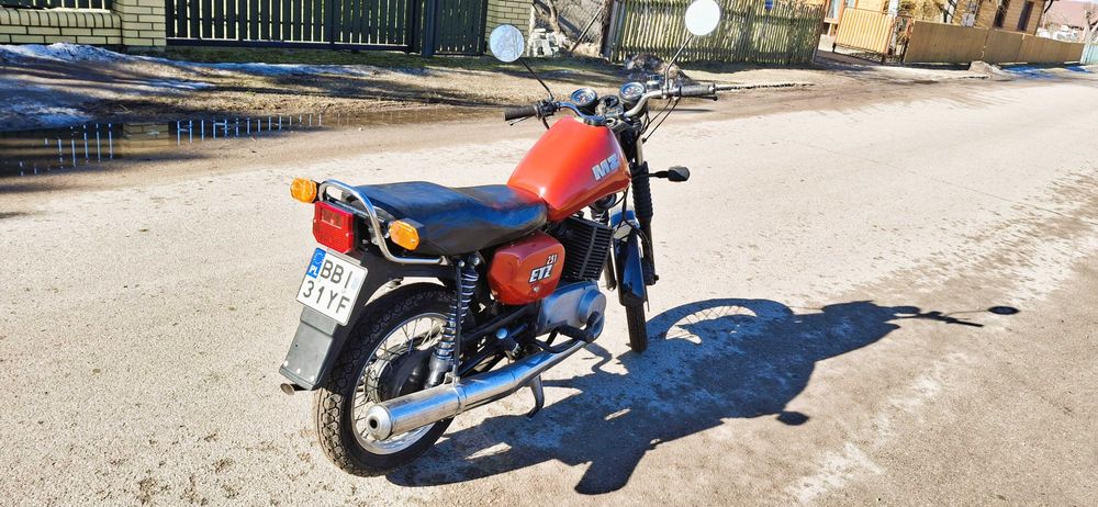 MZ ETZ 251  grała w filmie " Zenek"