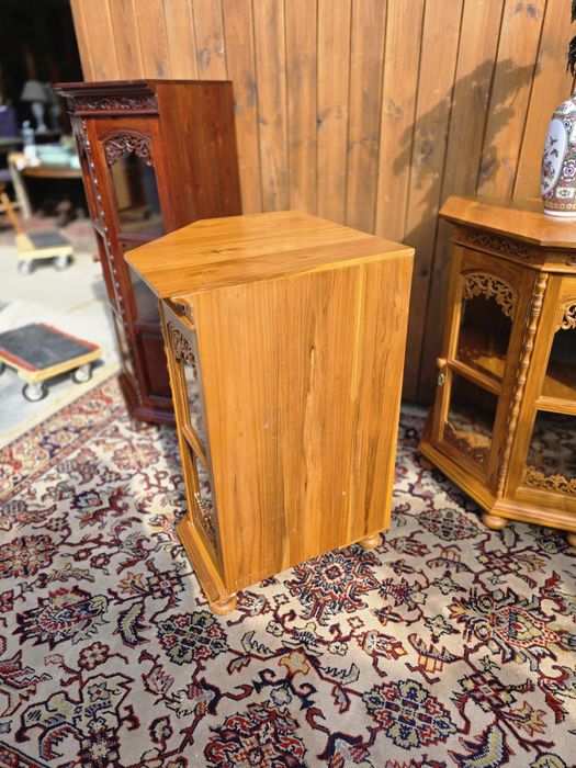 Niska komódka witryna narożna indyjska akacja #1804 Stylowy Węgrów