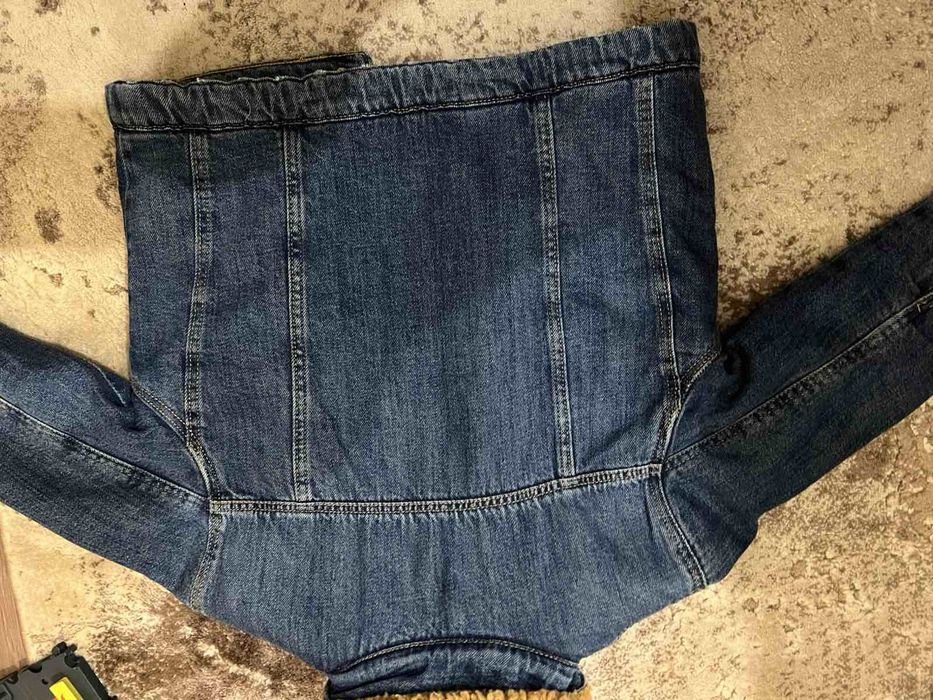 Продам куртка зара 110.