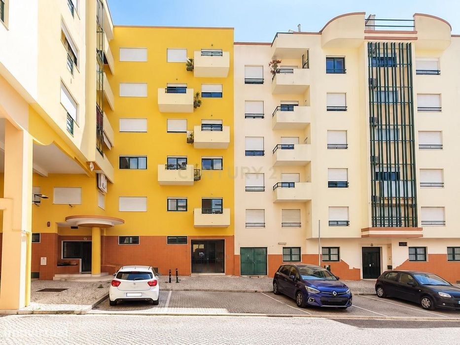 T4 Renovado e Mobilado para Arrendamento | Ramada
