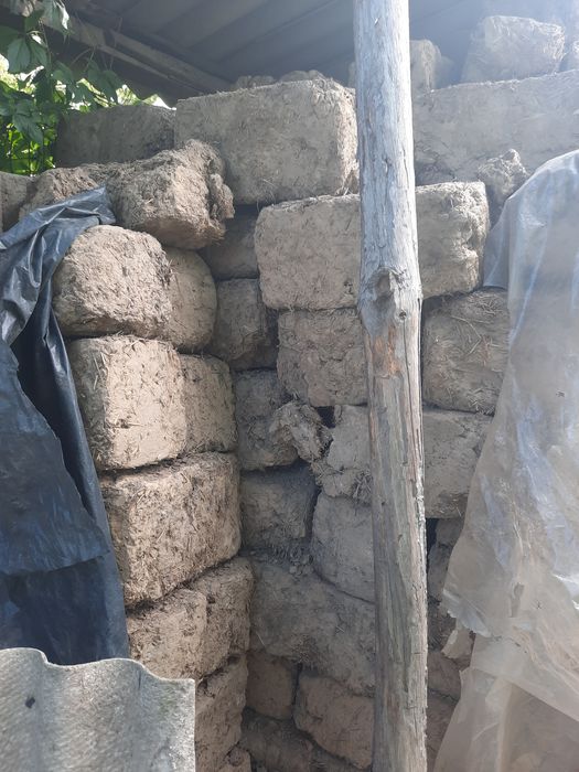 Саман, глиняний блок