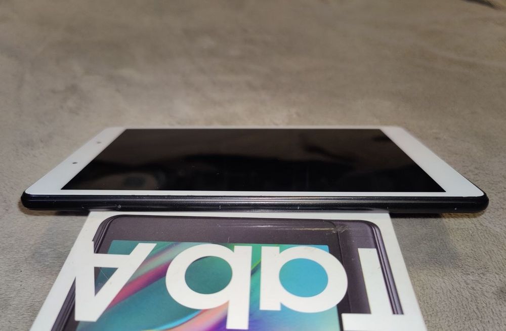 Samsung galaxy tab a(8.0",2019) 2/32ГБ.