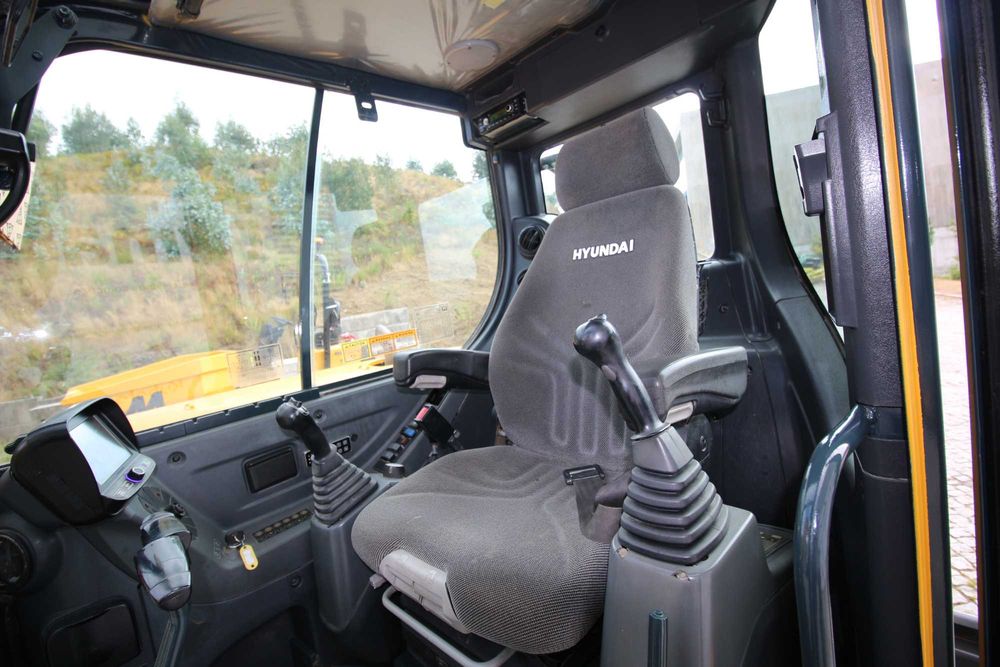 Escavadora Giratória de Rastos Hyundai Robex 60 Totalmente recuperada Garantia 12 meses/ 1.000 Horas