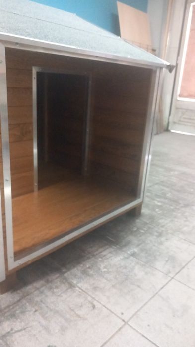 Casota para cães com alpendre