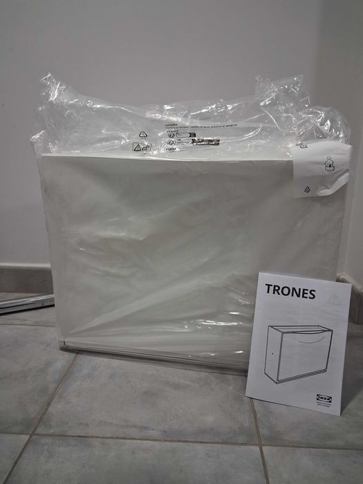 Sapateira ikea trones nova