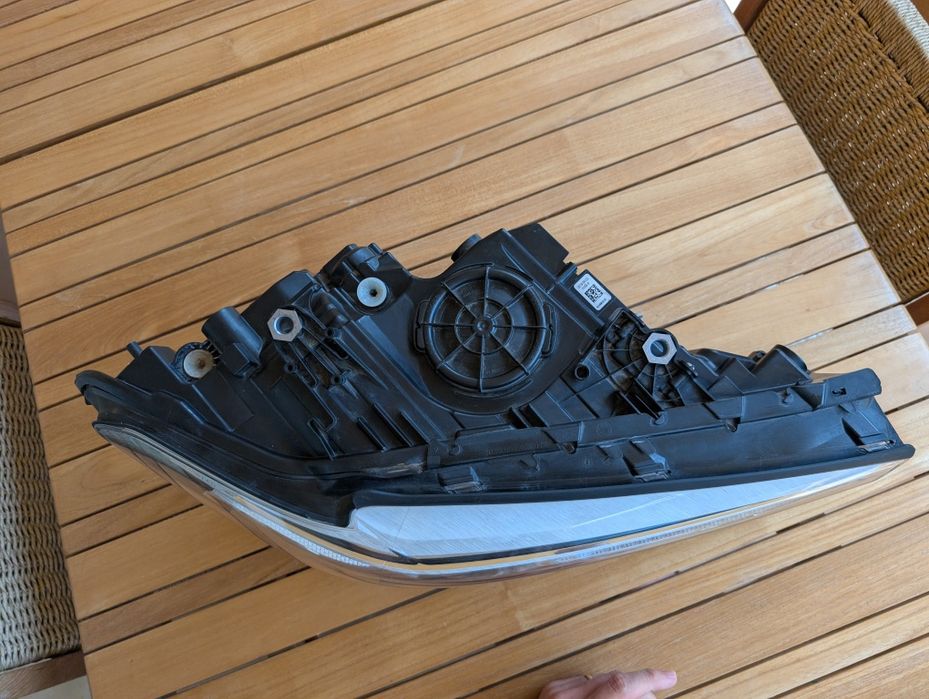 Farol BMW serie 5 G30 G31 - Adaptive LED - Direito