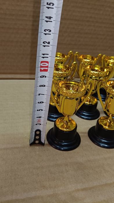 9 Sztuk Trofeum Puchary Plastikowe