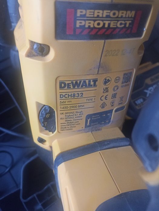 Młot wyburzeniowy SDS MAX 54V 10.5J DeWALT DCH832