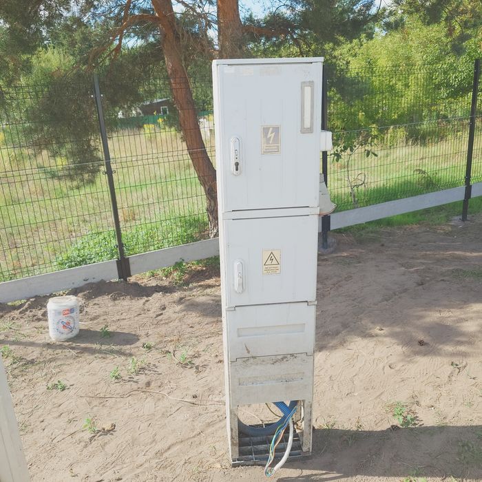 Skrzynka elektryczna zewnetrzna, złącze pomiarowe budowlane