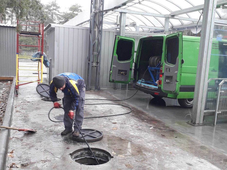 Выкачка ям Погребы.Чистка ям от ила с размывом