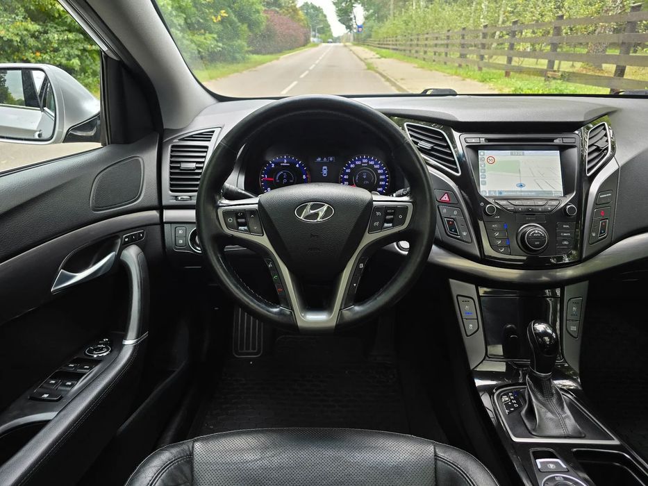Hyundai i40 2016_FLL_1,7D_141KM_Automat_Panorama_Xenon_Kamera Navi_Skóry_Gwarancja