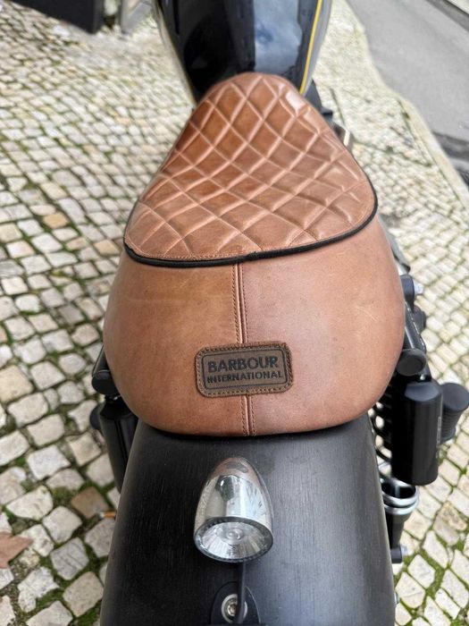Triumph Scrambler 900 Barbour by Unik