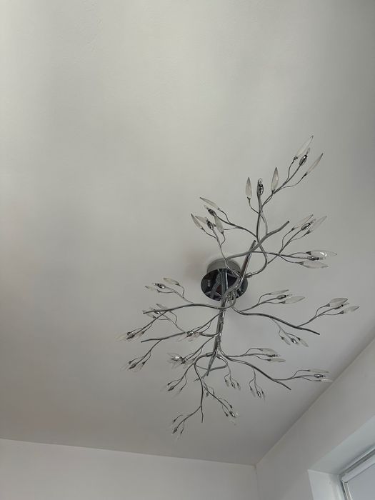 Lampa i lampkami (kinkietami)
