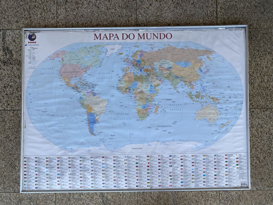 Mapa do Mundo com Bandeiras (Emoldurado) – 10€