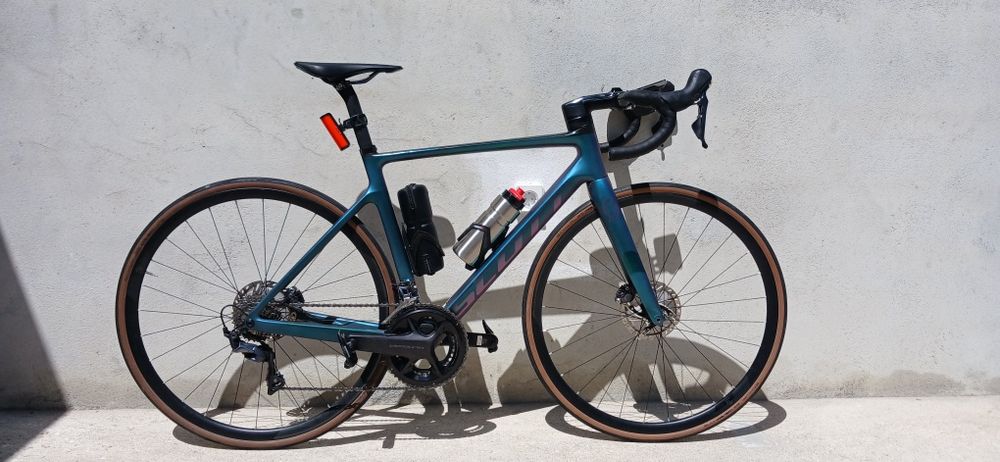 Bicicketa de estrada em carbono,  Scott Addict