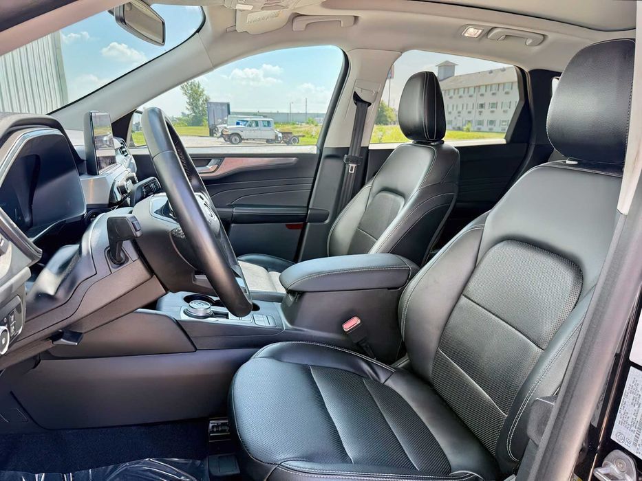 Ford Escape Titanium      2022