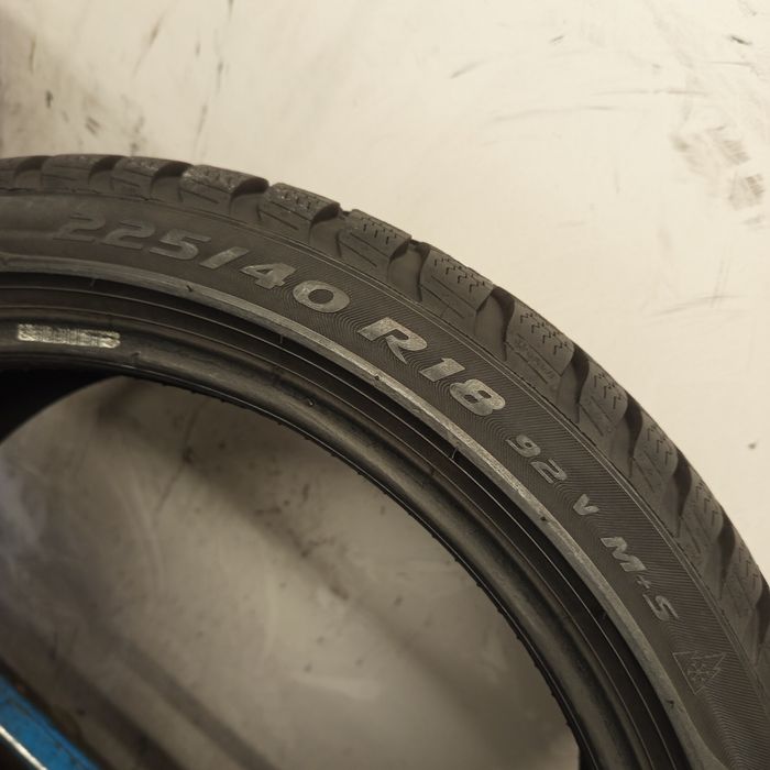 225/40R18 Pirelli Sottozero 3
