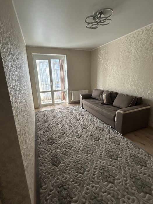 Здам 2к квартиру Версаль Парк