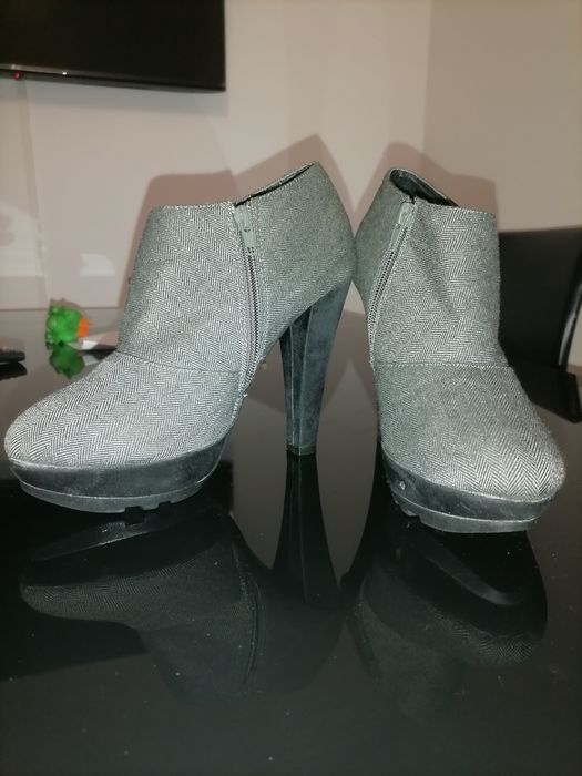 Botas cinzentas da seaside
