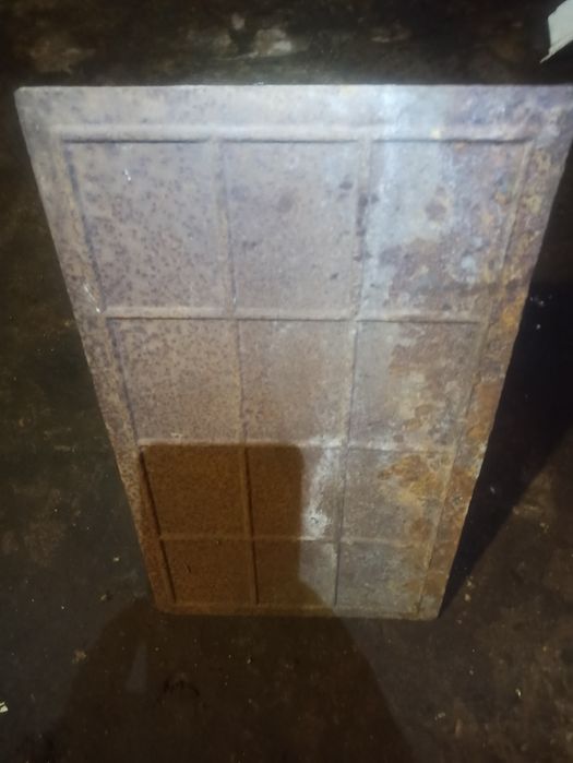 Глуха плита чугунна.