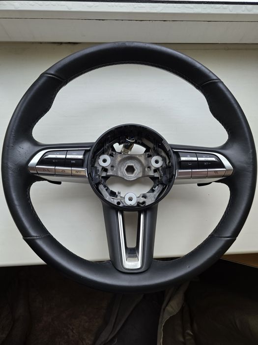 Кермо Mazda cx30