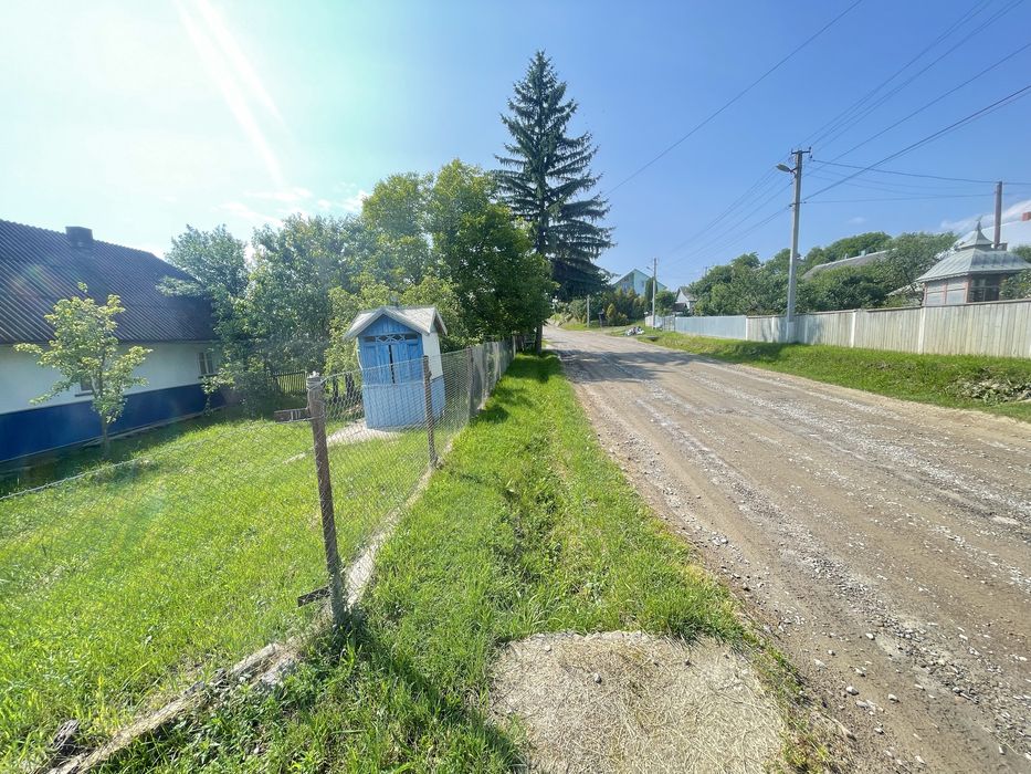 Будинок з приватизованою земельною ділянкою