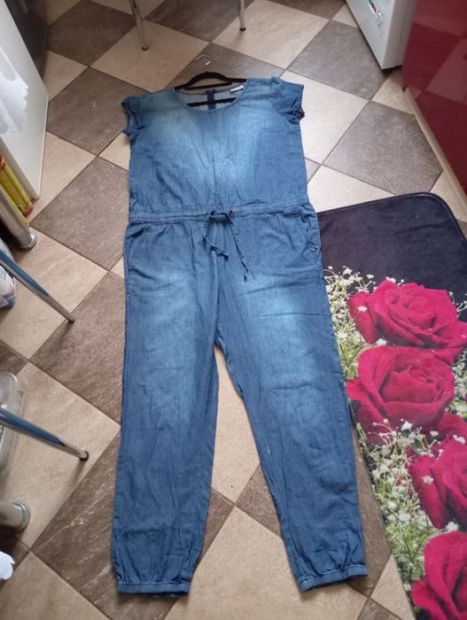 Kombinezon dżinsowy wygodny