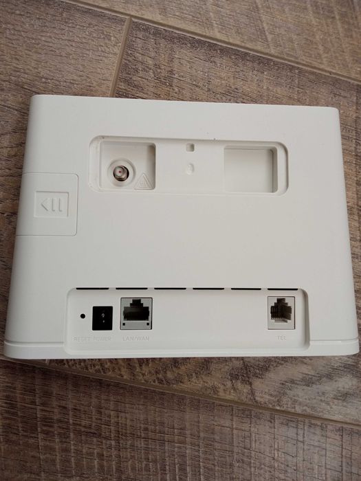 4G LTE Wi-Fi роутер Huawei B311-221