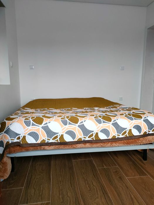 Arrendo quarto mobilado