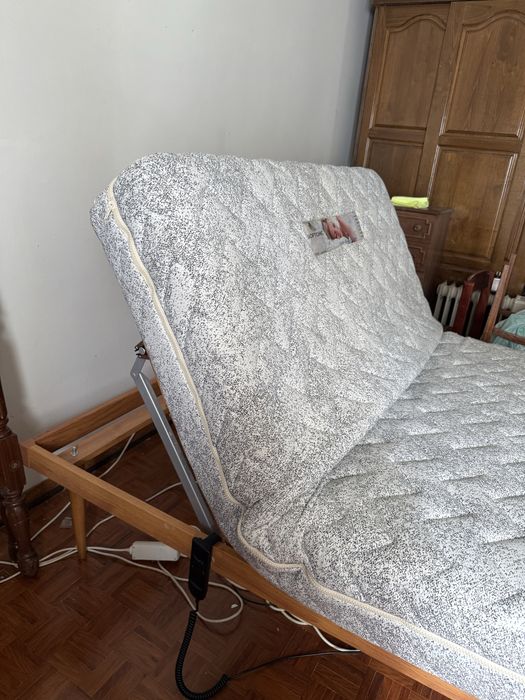 Cama articulada elétrica em muito bom estado