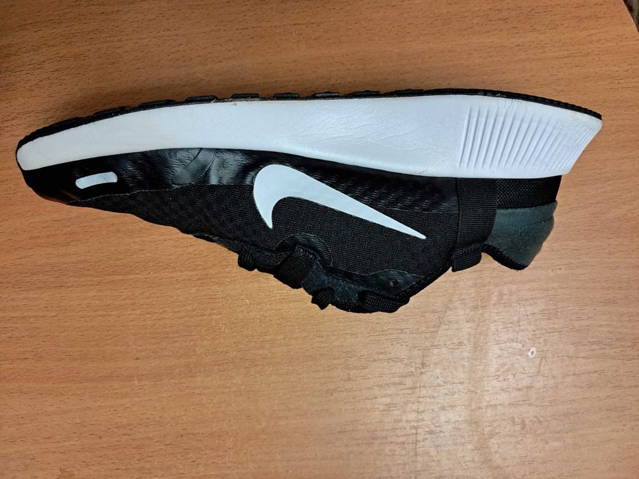 Детские кроссовки Nike оригинал 40. размер