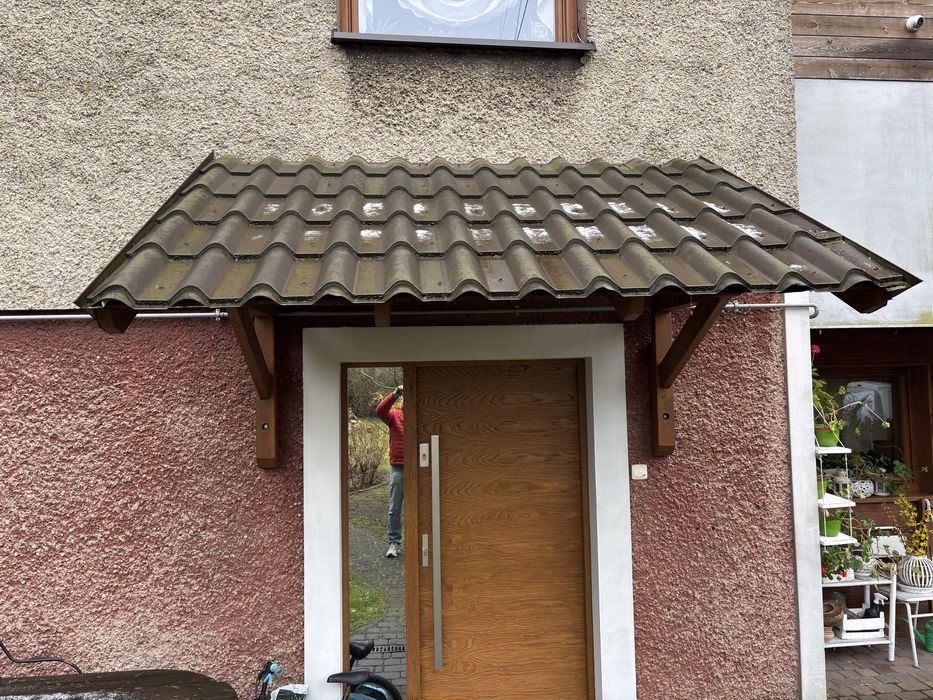 Daszek zadaszenie drzwi