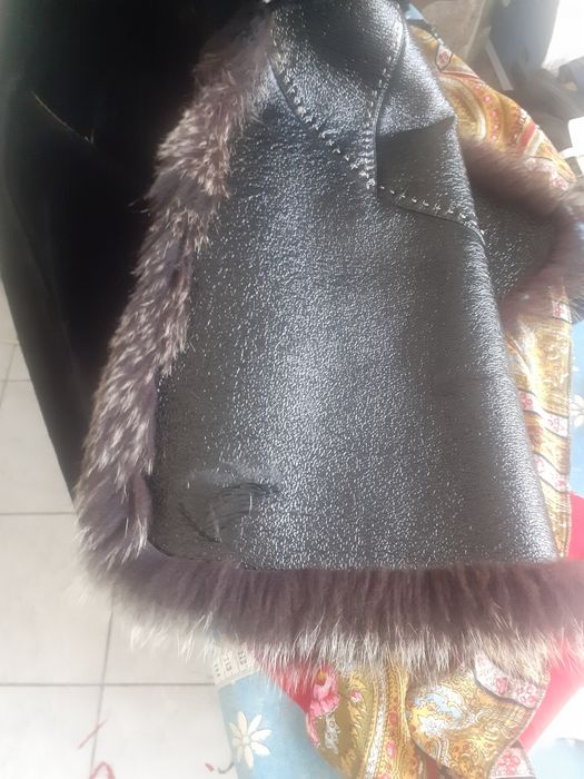 Пальто хутряне  зимове,  розмір S.