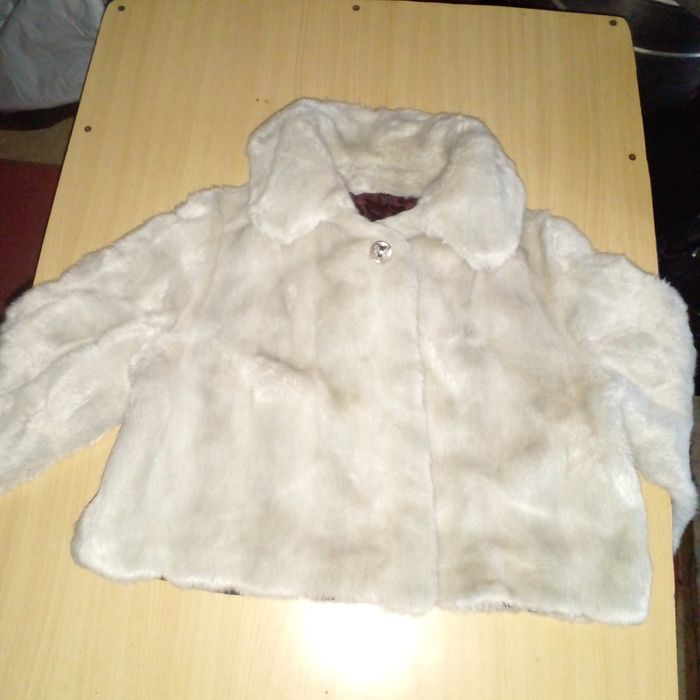 Штучна біла полушубка