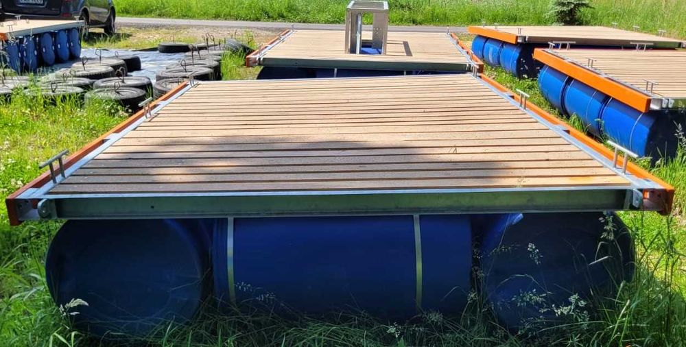 Pomost pływający do cumowania łodzi, motoróerk, jachtów.