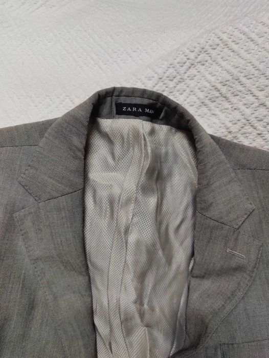 Blazer Zara tam. L em excelente estado.