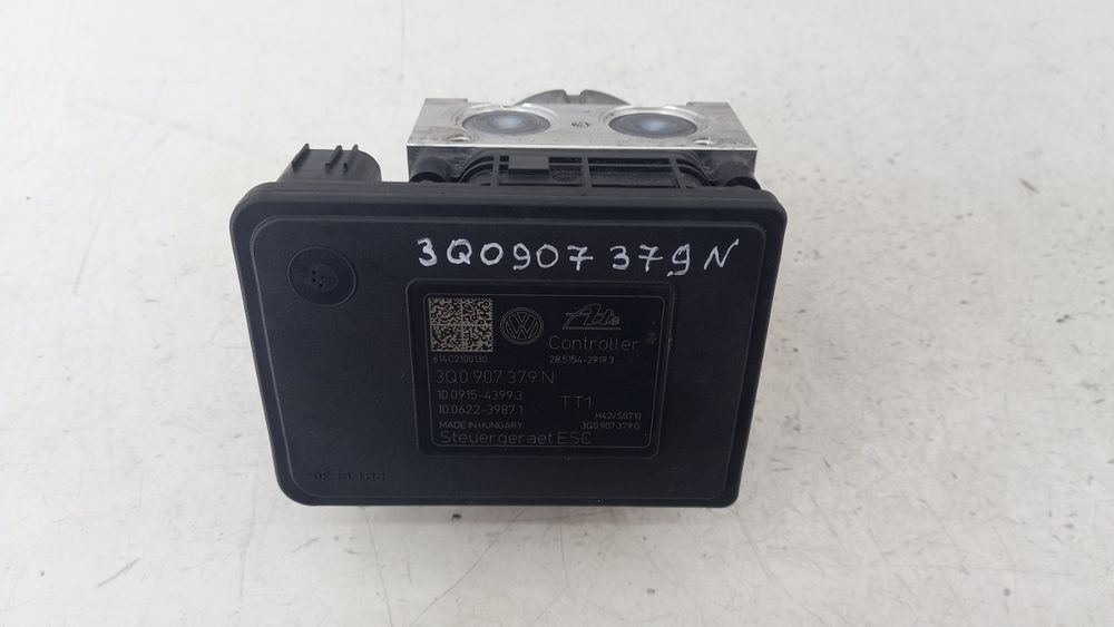 Блок ABS Volkswagen Golf 7 2015  3Q0907379N