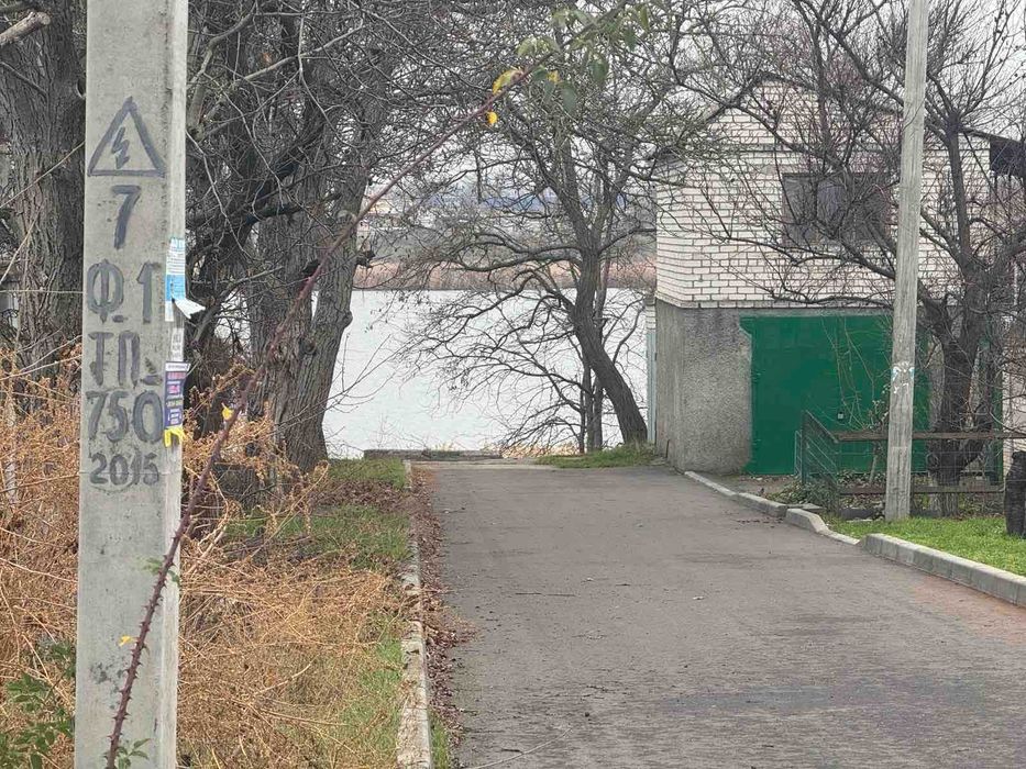 Продаю домик в Р. Урочище возле реки ост.АТБ и1