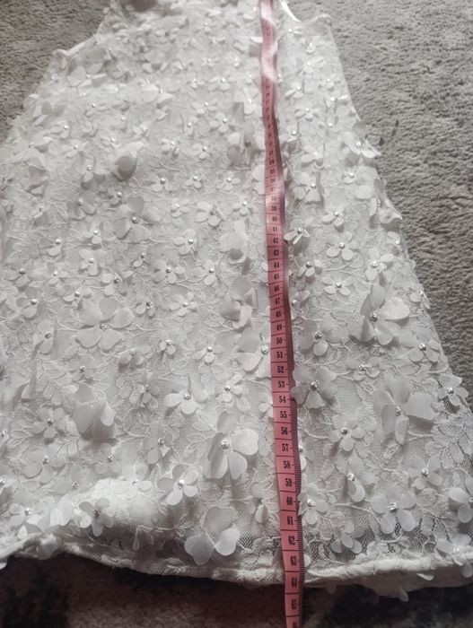 Biała sukienka  w kwiatuszki 3d cool club 116 cm
