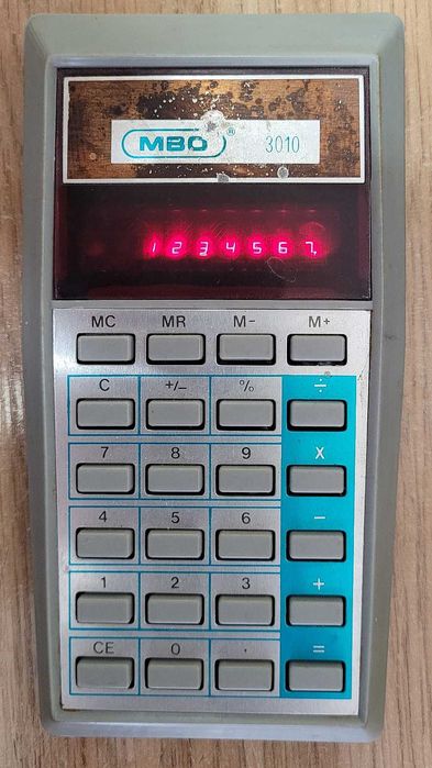 Kalkulator elektroniczny MBO 3010 retro