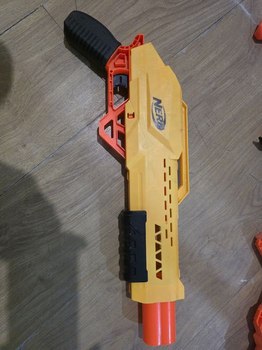 Zestaw oryginalnych pistoletów Nerf