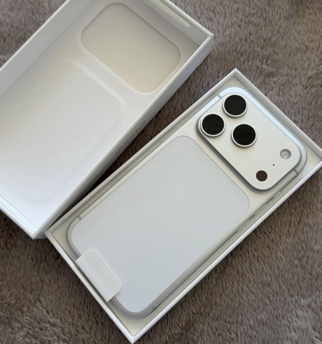 Iphone 17 pro max 256G NOVO com acessorios