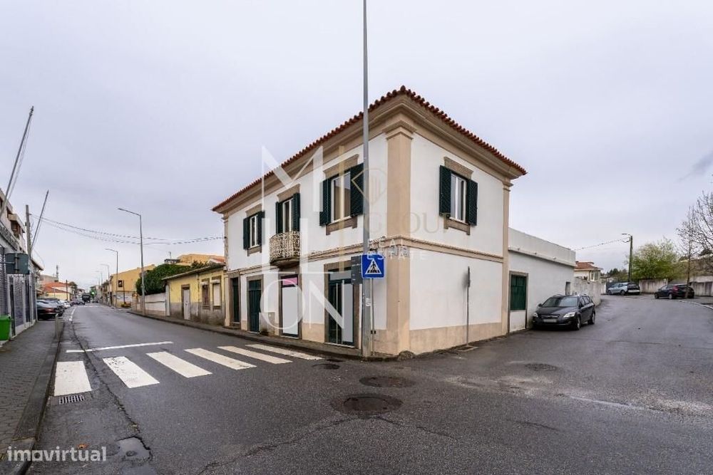 Oportunidade prédio com 3 frações! — Arcozelo, Porto