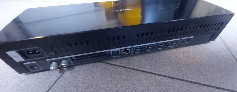 One connect  do telewizora samsung SOC1001N