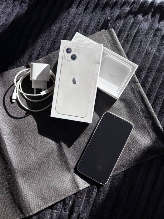 iPhone 13 128GB White / Starlight